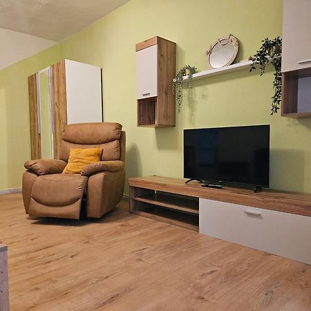 Apartmani Ljuba 로고즈니차 외부 사진