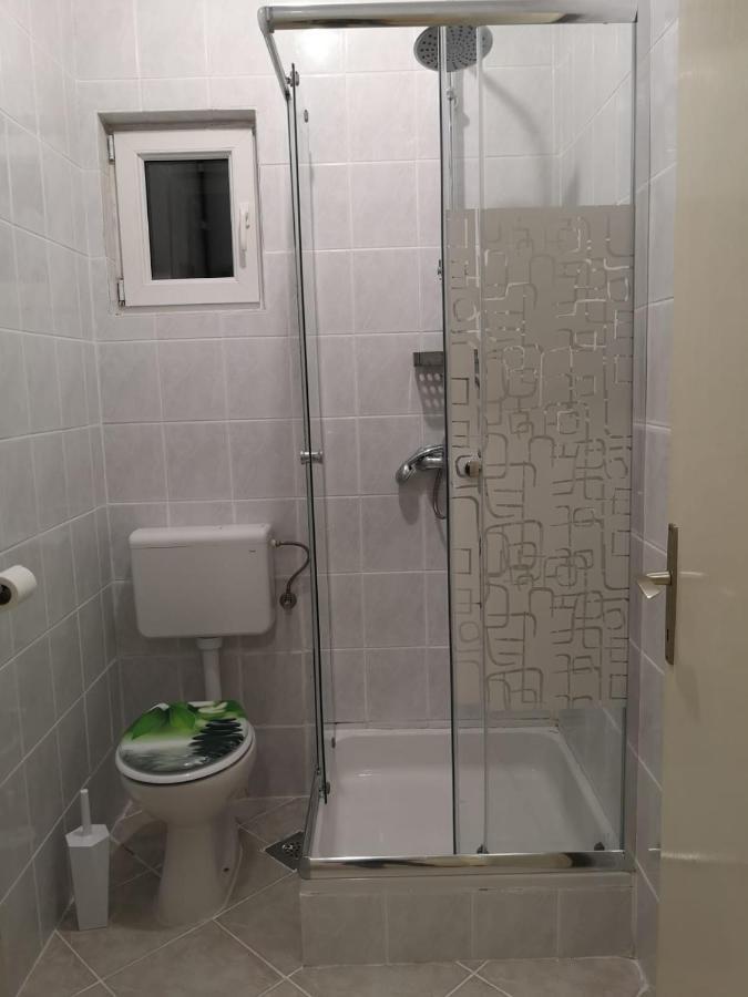 Apartmani Ljuba 로고즈니차 외부 사진