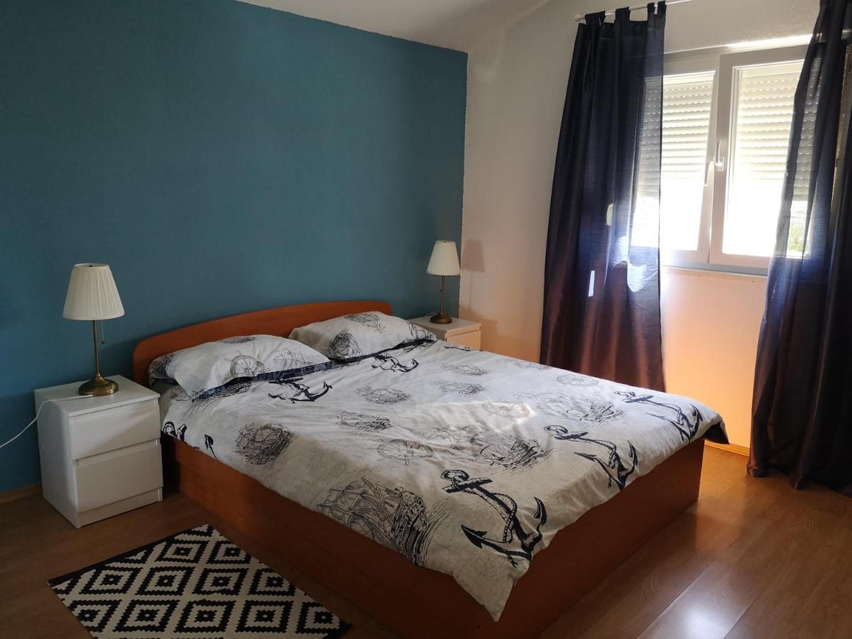 Apartmani Ljuba 로고즈니차 외부 사진