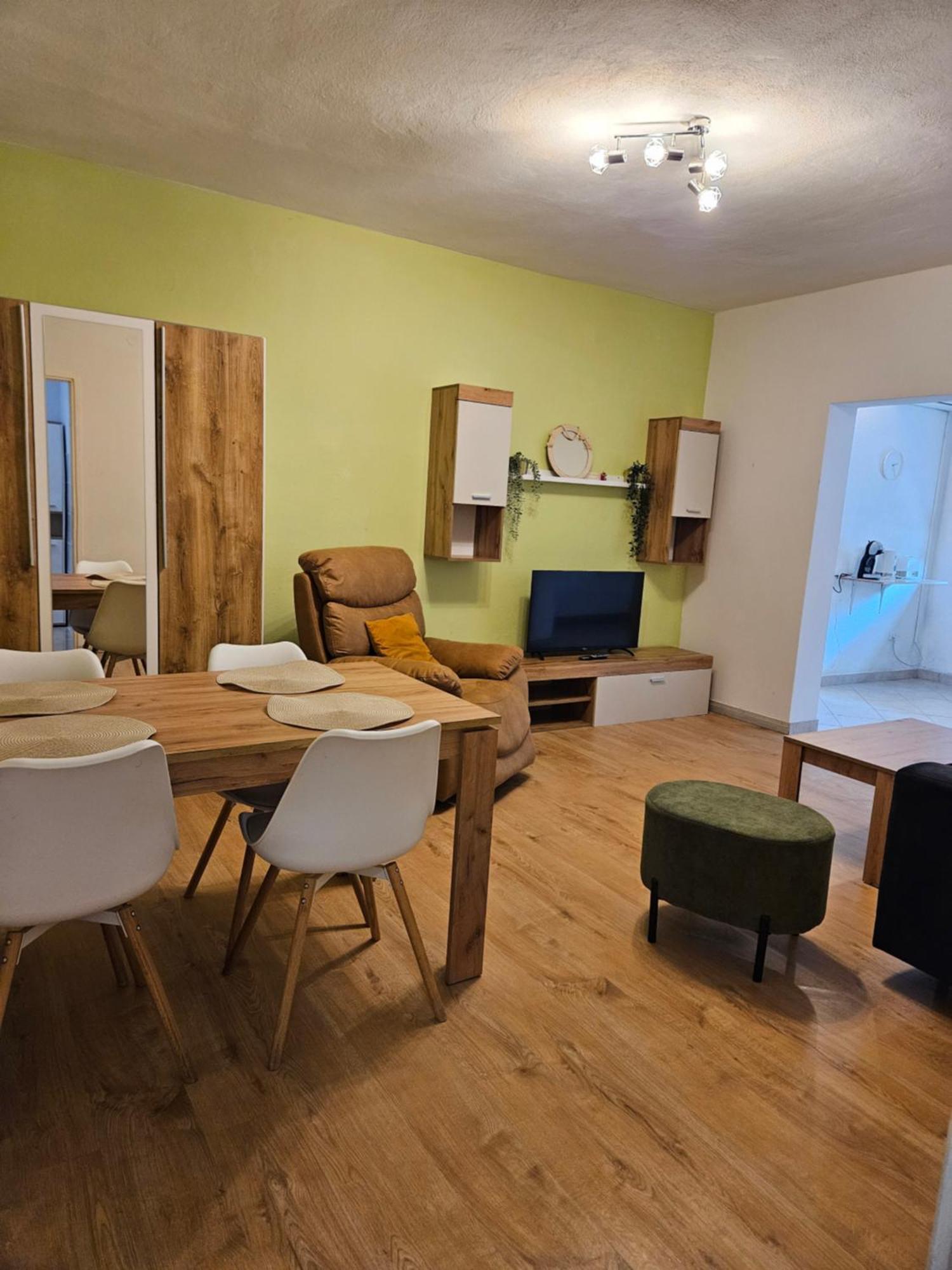 Apartmani Ljuba 로고즈니차 외부 사진