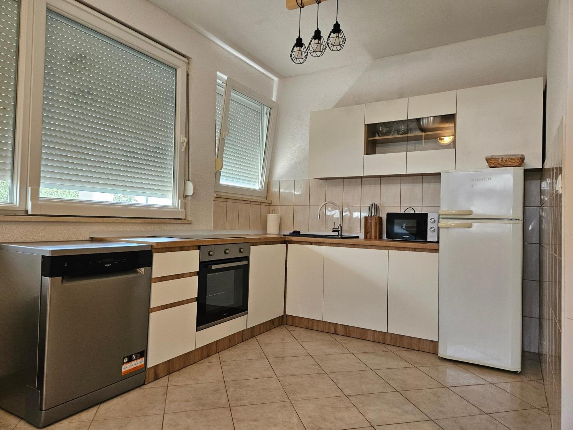 Apartmani Ljuba 로고즈니차 외부 사진